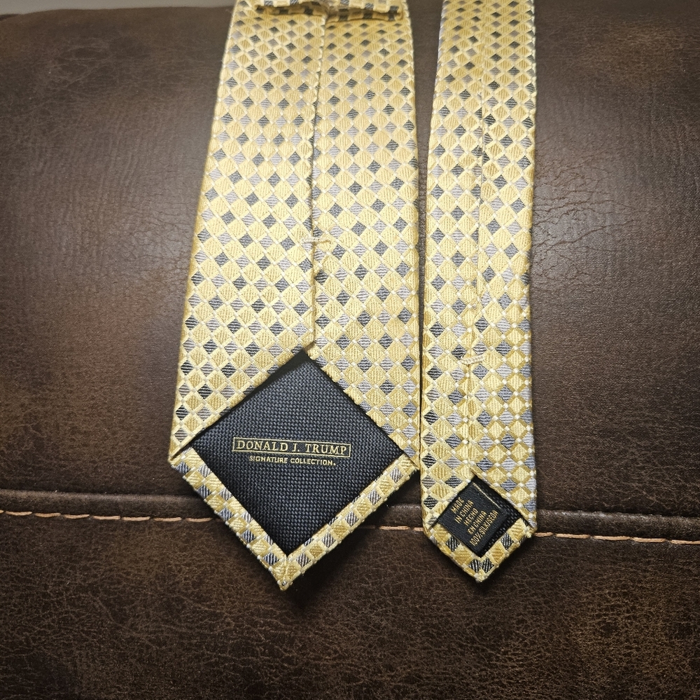Donald Trump Men's Tie Necktie Yellow Gray Siver - Picture 5 of 9